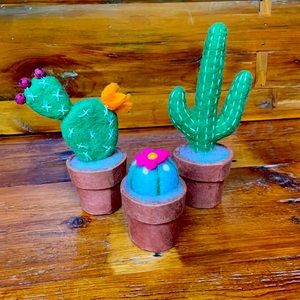 🌵 Set of 3 Handmade Wool Cactus in Pots